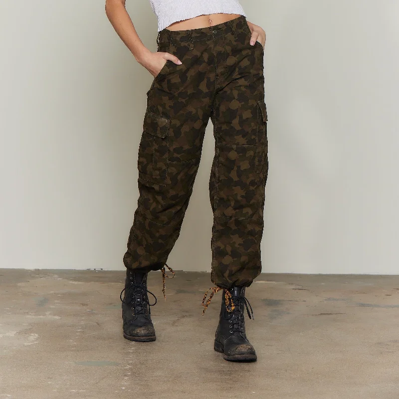 Alex Camo Cargo Pants | Woodland Camo High-Waist Yoga Pants