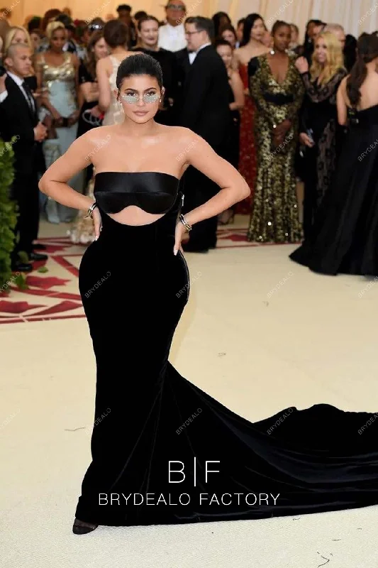 Kylie Jenner Strapless Black Velvet Mermaid Dress 2018 MET Gala Tunics Wedding white