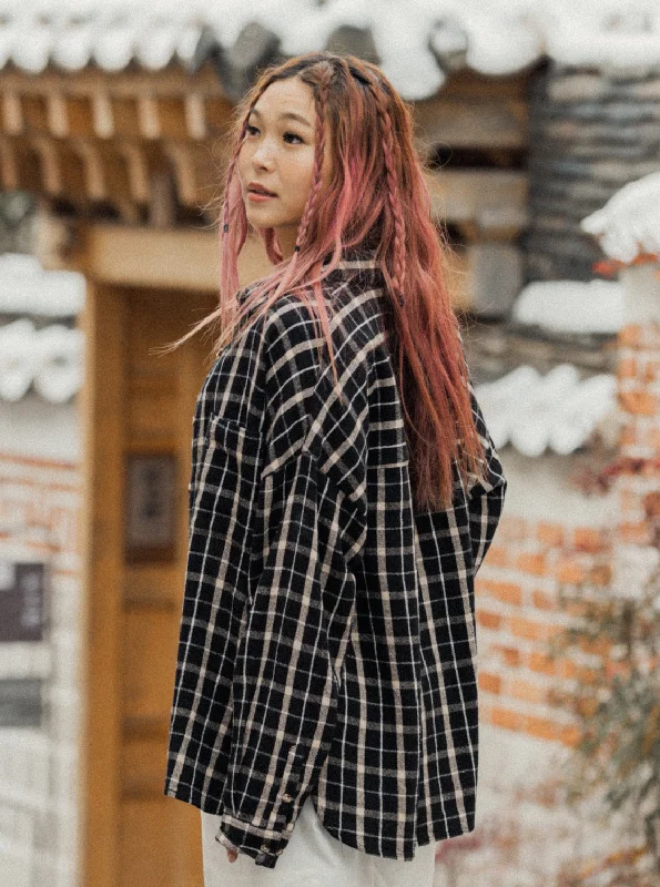 Chloe Kim Oversized Flannel Shirt - Anthracite Platz Plaid -- Basic T-Shirt Crew Neck Short Sleeve