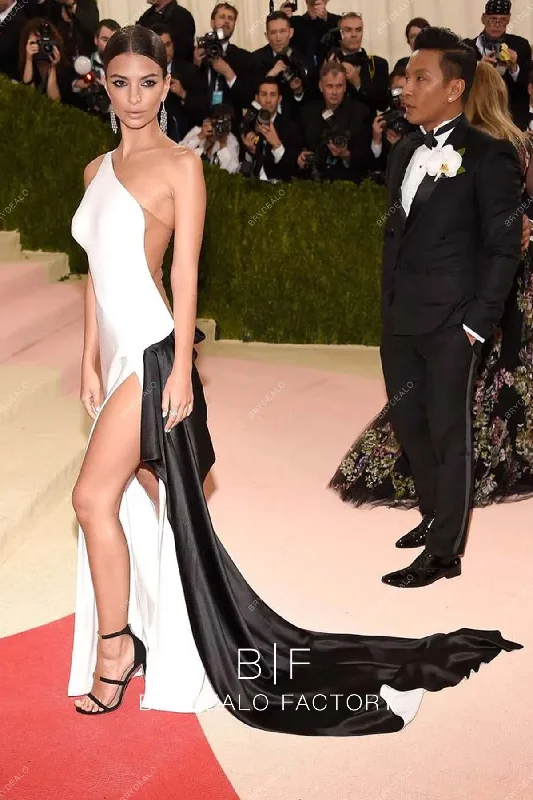 Emily Ratajkowski Met Gala 2023 White Black Celebrity Dress Tunics Ceremony elegant