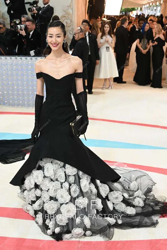 Liu Wen 2023 Met Gala Black Satin Trumpet Dress with 3D Flowers Tunics Ceremony elegant